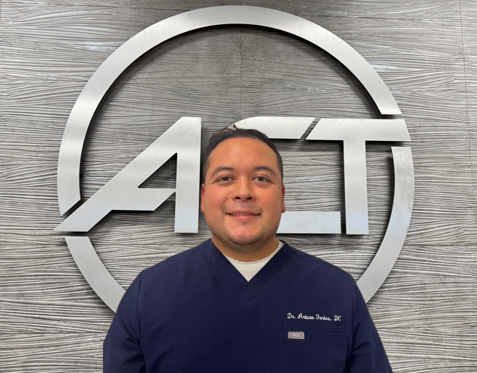 Dr. Arturo Farias, D.C.